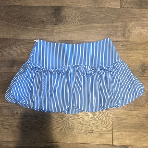 SHEIN Blue and White Striped Mini Skirt - Picture 1 of 2